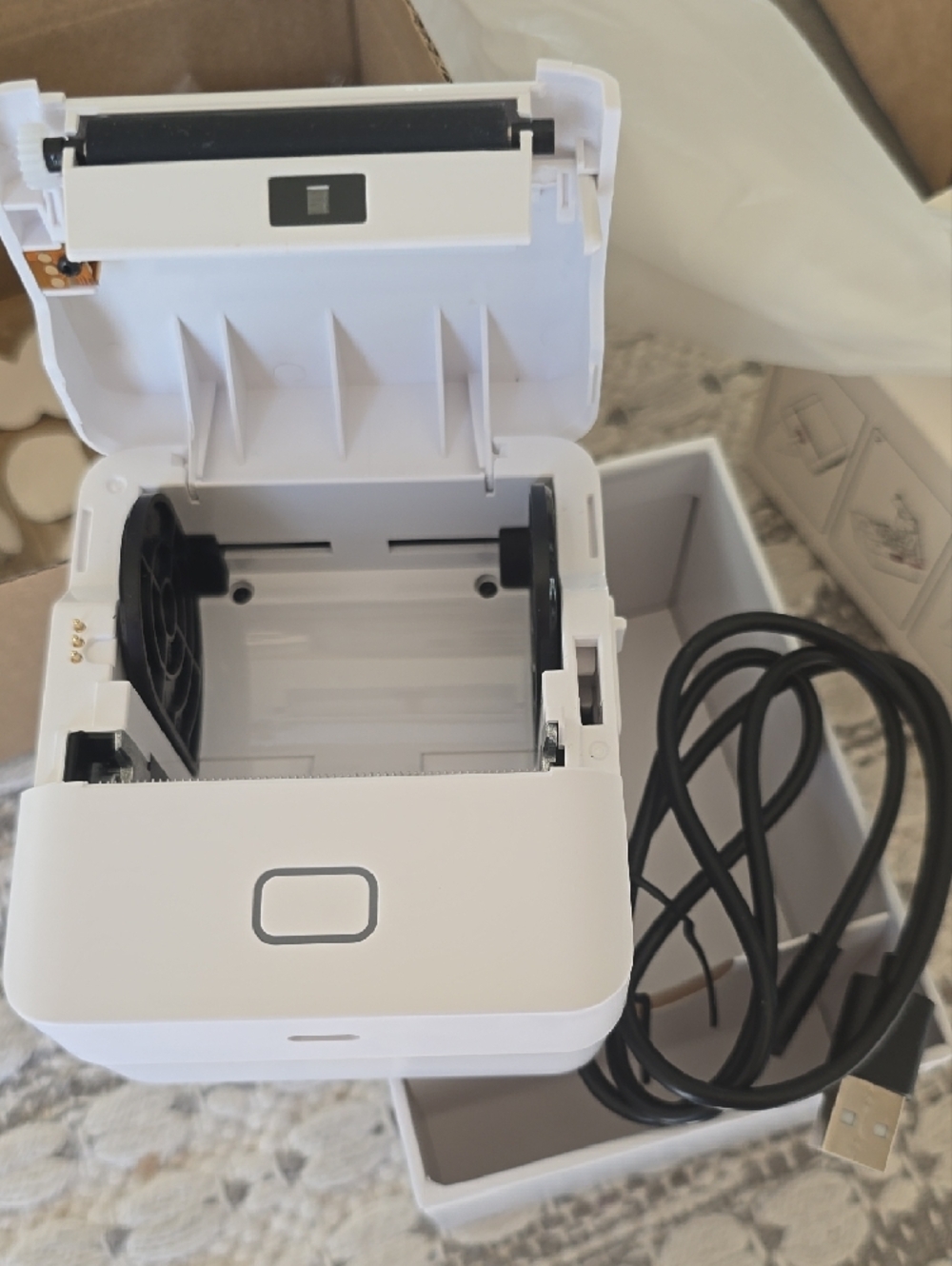 2 Inch Label Printer with White Label Rolls - Picture 7 of 8